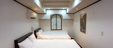 1 bedroom, desk, free WiFi, bed sheets