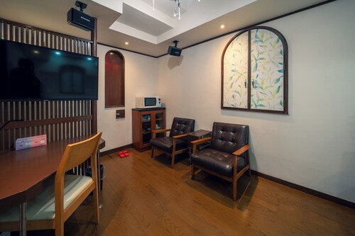 Room 105 / Narita Chiba