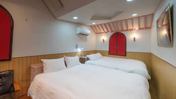 1 室のベッドルーム、デスク、WiFi (無料)、ベッドシーツ