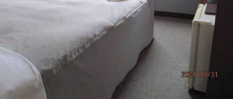 1 soverom, skrivebord, strykejern/-brett og wi-fi (inkludert)