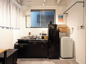 Fridge, microwave, stovetop, cookware/dishes/utensils