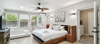 Red Royalty Pool, King Bed, Yard