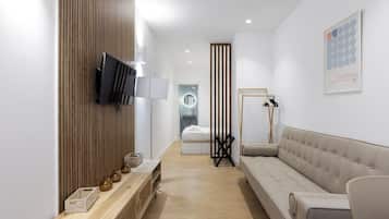 Een strijkplank/strijkijzer, reisbedje, gratis wifi, beddengoed