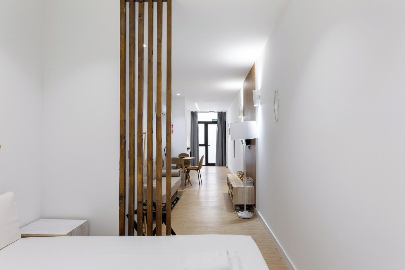 Bügeleisen/Bügelbrett, Reisekinderbett, kostenloses WLAN, Bettwäsche