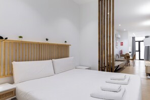 Iron/ironing board, travel crib, free WiFi, bed sheets - VLC HOST - San Jacinto D (Valencia)