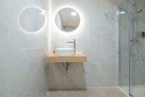 Hair dryer, towels - VLC HOST - San Jacinto D (Valencia)