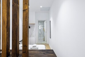 Silitysrauta/-lauta, vauvan matkasänky, ilmainen Wi-Fi, vuodevaatteet