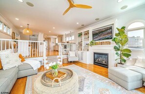 Smart TV, fireplace, stereo
