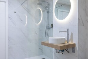 Hårtørrer, håndklæder