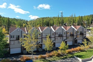 Exterior - Ski in/walk out, Jetted tub, close to Whitefish Lake (Whitefish)