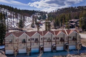 Exterior - Ski in/walk out, Jetted tub, close to Whitefish Lake (Whitefish)