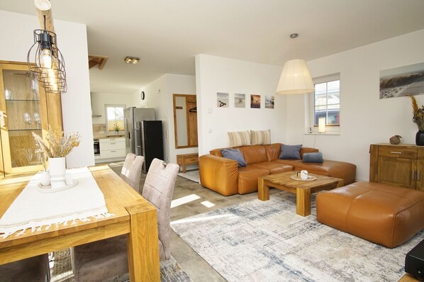 Televisión, reproductor de DVD y estéreo