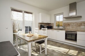 Mikrobølgeovn, ovn, kogeplade, opvaskemaskine