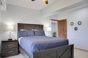 3 bedrooms, iron/ironing board, WiFi, bed sheets