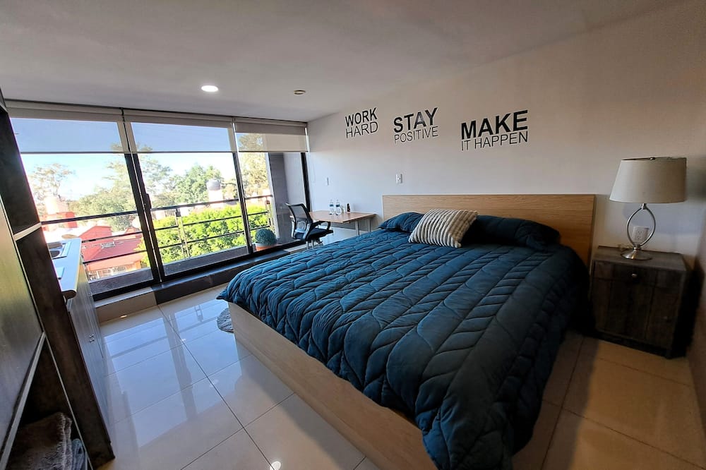 S10 PREMIUM SUITE Full Service WiFi - San Miguel Tecpan