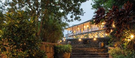 مدخل المنشأة