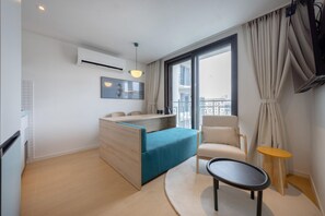 Studio Suite (Randomly assigned), Non Smoking | 1 غرفة نوم وستائر تعتيم وواي فاي مجانًا