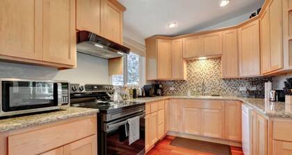 Spacious Family Home w/Hot Tub! Medford, OR