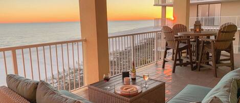 تناول الطعام بالخارج