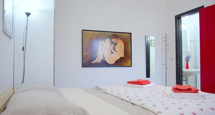 Studio-Sleeps 2-AirCon-Town Centre-Free Parking