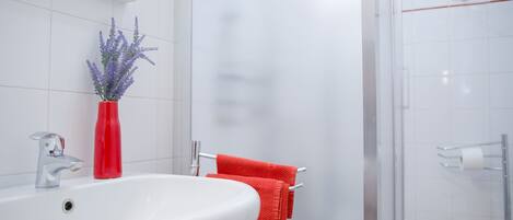Shower, towels