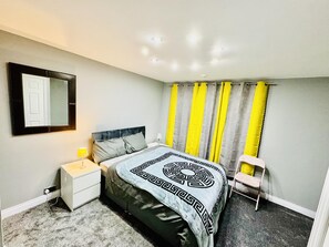 4 Schlafzimmer, Bügeleisen/Bügelbrett, WLAN, Bettwäsche