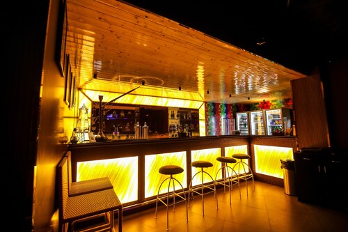 Kaki Hotel & Roof Top Restaurant