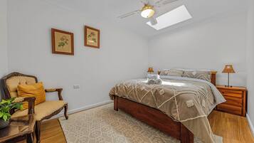 3 bedrooms, in-room safe, iron/ironing board, free WiFi