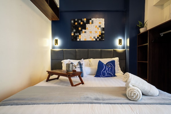 2 habitaciones, tabla de planchar con plancha, wifi y ropa de cama