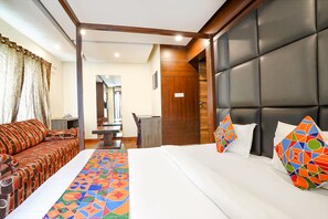Egyptian cotton sheets, premium bedding, in-room safe, free WiFi - Fabexpress The Kings 10 Laxurious (Bengaluru)