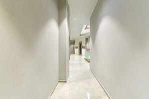 Lobby - Fabhotel Prime The Grey Circle (Indore)