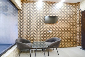 Lobby sitting area - Fabhotel K9 Stay (Ludhiana)