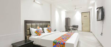 Egyptian cotton sheets, premium bedding, in-room safe, free WiFi