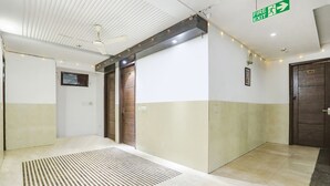 Lobby - Fabexpress Lotus Palace (New Delhi)