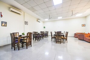 Restaurant - Fabhotel The Mikado (Gurugram)