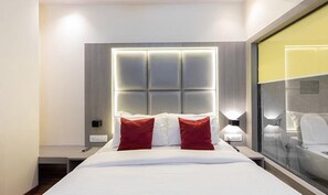 Egyptian cotton sheets, premium bedding, in-room safe, soundproofing - Fabexpress Green House (Mumbai)