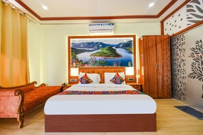 Egyptian cotton sheets, premium bedding, in-room safe, free WiFi - Fabhotel Prime Shri Vrindavan Resort (Yamkeshwar)