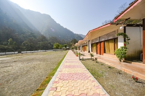 Exterior - Fabhotel Prime Shri Vrindavan Resort (Yamkeshwar)