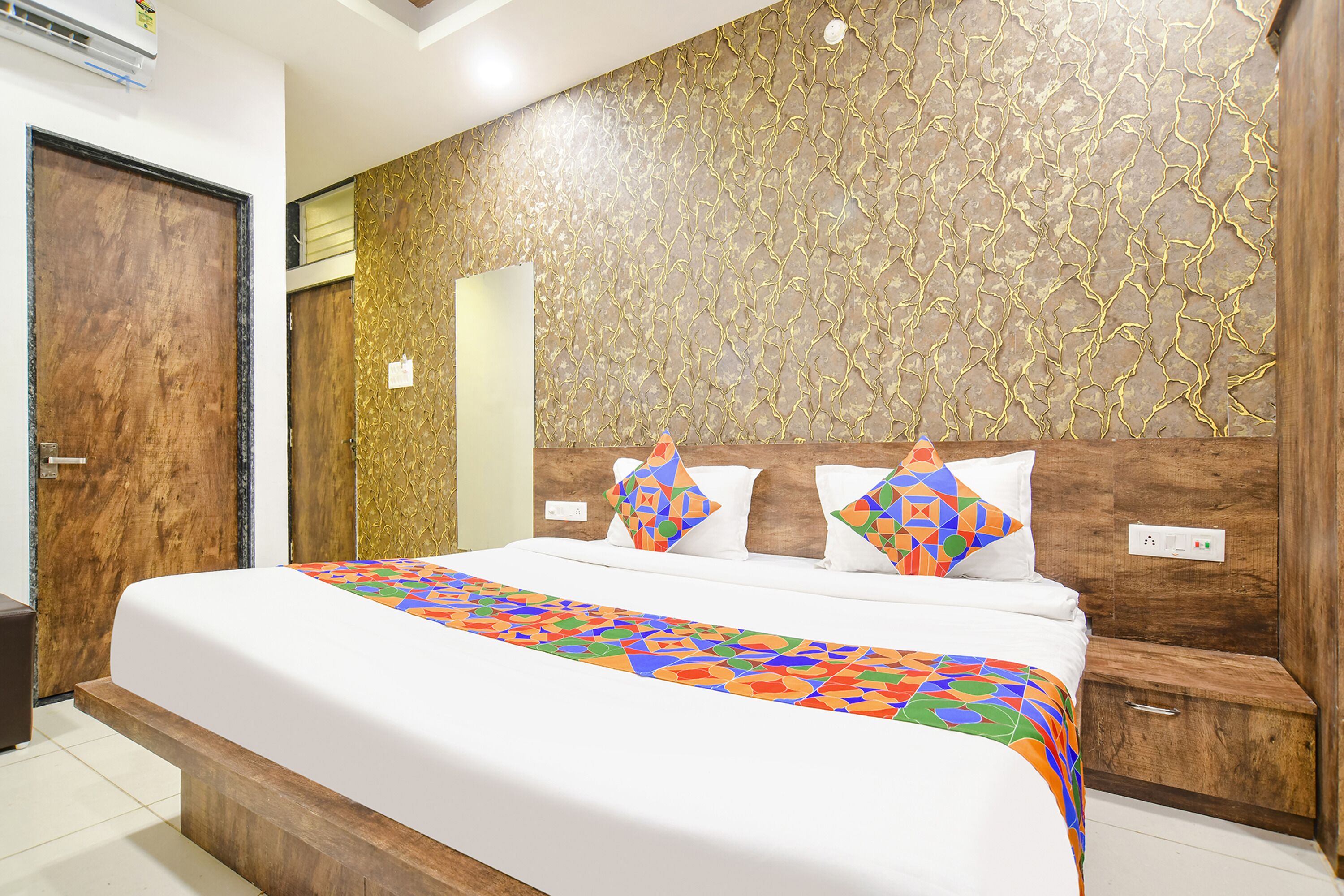 Deluxe Room | Egyptian cotton sheets, premium bedding, in-room safe, free WiFi