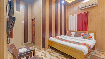 Egyptian cotton sheets, premium bedding, in-room safe, soundproofing