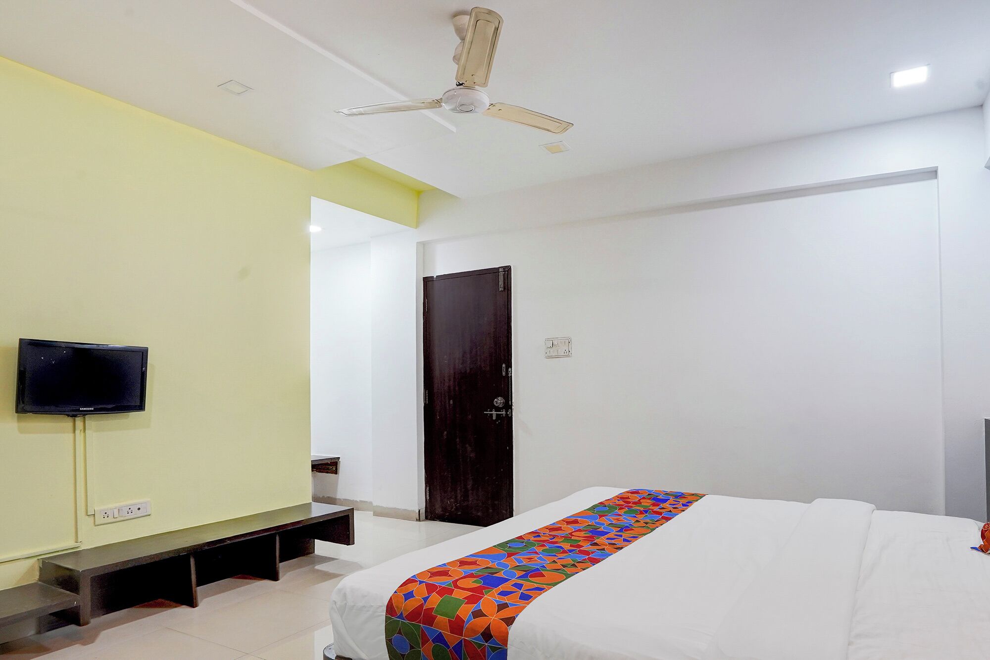 Egyptian cotton sheets, premium bedding, in-room safe, free WiFi