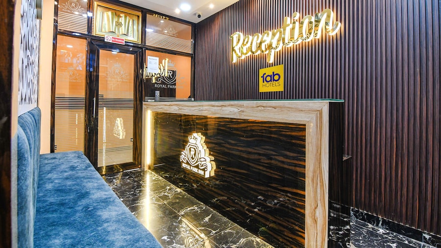 Fabhotel Royal Park Inn