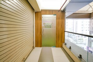 Lobby - Fabhotel Royal King I (Surat)