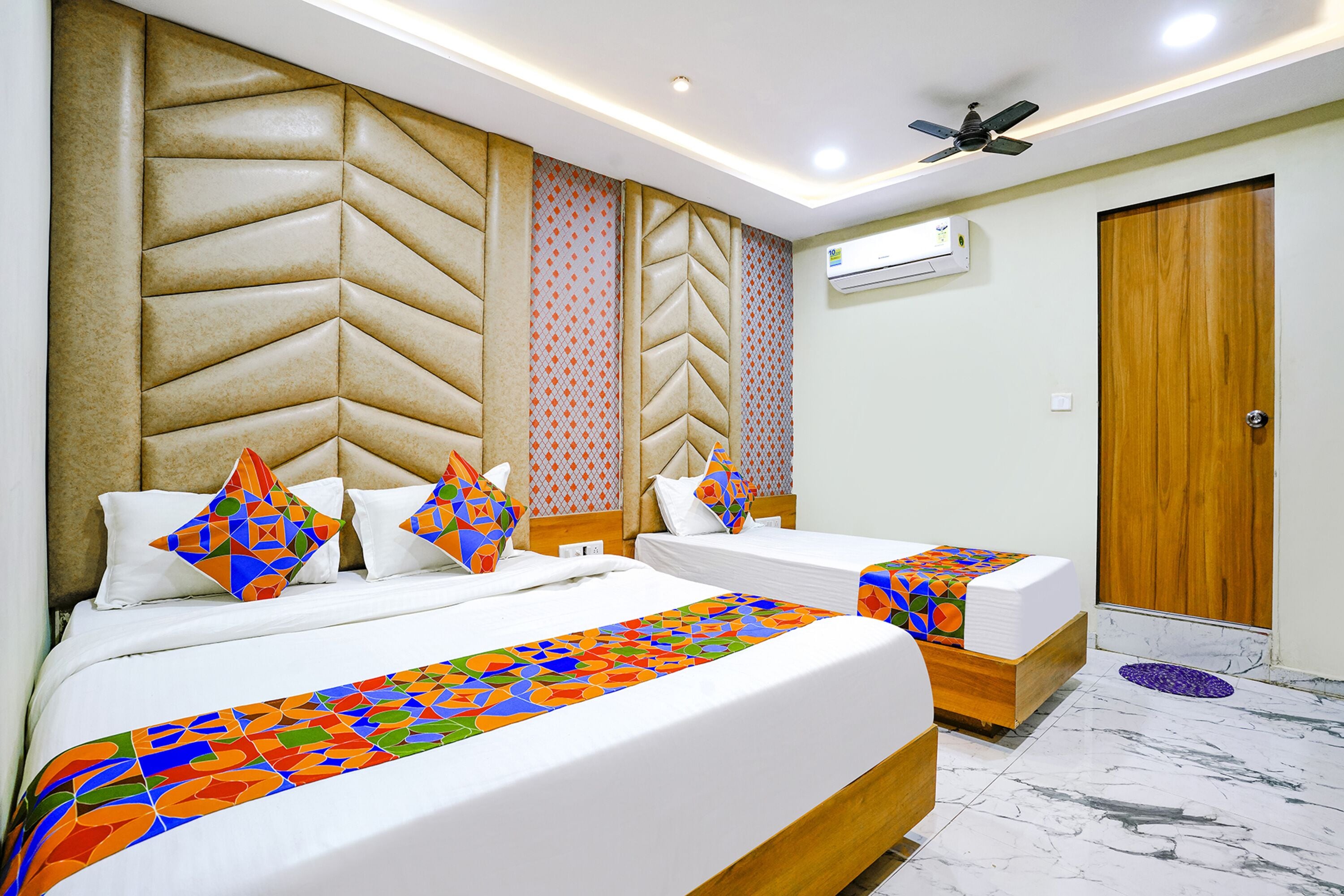 Egyptian cotton sheets, premium bedding, in-room safe, free WiFi