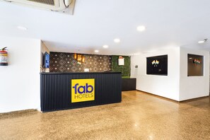 Reception - Fabhotel The Luxe Inn (New Delhi)
