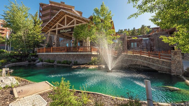 A heated pool - Westgate Studio, mountain views, resort amenities, multiple pools, tennis, onsite spa, restaurant (Park City)