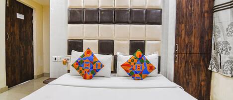 デラックス ルーム | エジプト綿のシーツ、高級寝具、セーフティボックス (室内)、WiFi (無料)