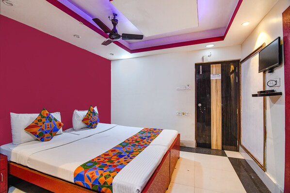 Egyptian cotton sheets, premium bedding, in-room safe, free WiFi - Fabexpress Trivedi International (Kolkata)
