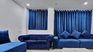 Coin salon dans le hall