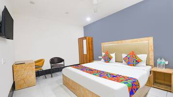 Egyptian cotton sheets, premium bedding, in-room safe, free WiFi